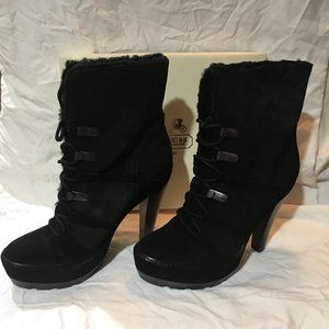 BRAND NEW: Coach Sydney Kidsuede Boots Sz 9.5